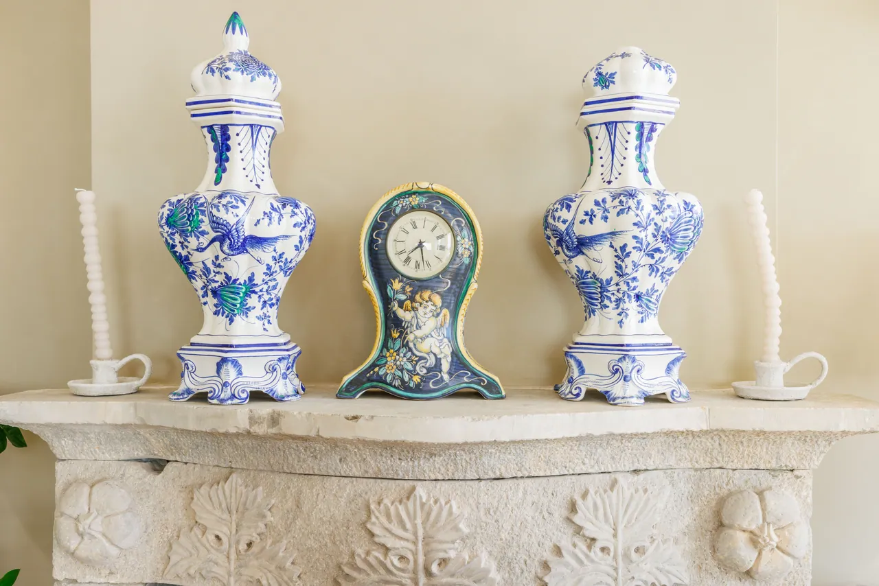 details at Casa Awaya: ceramics, teste di moro and majolica