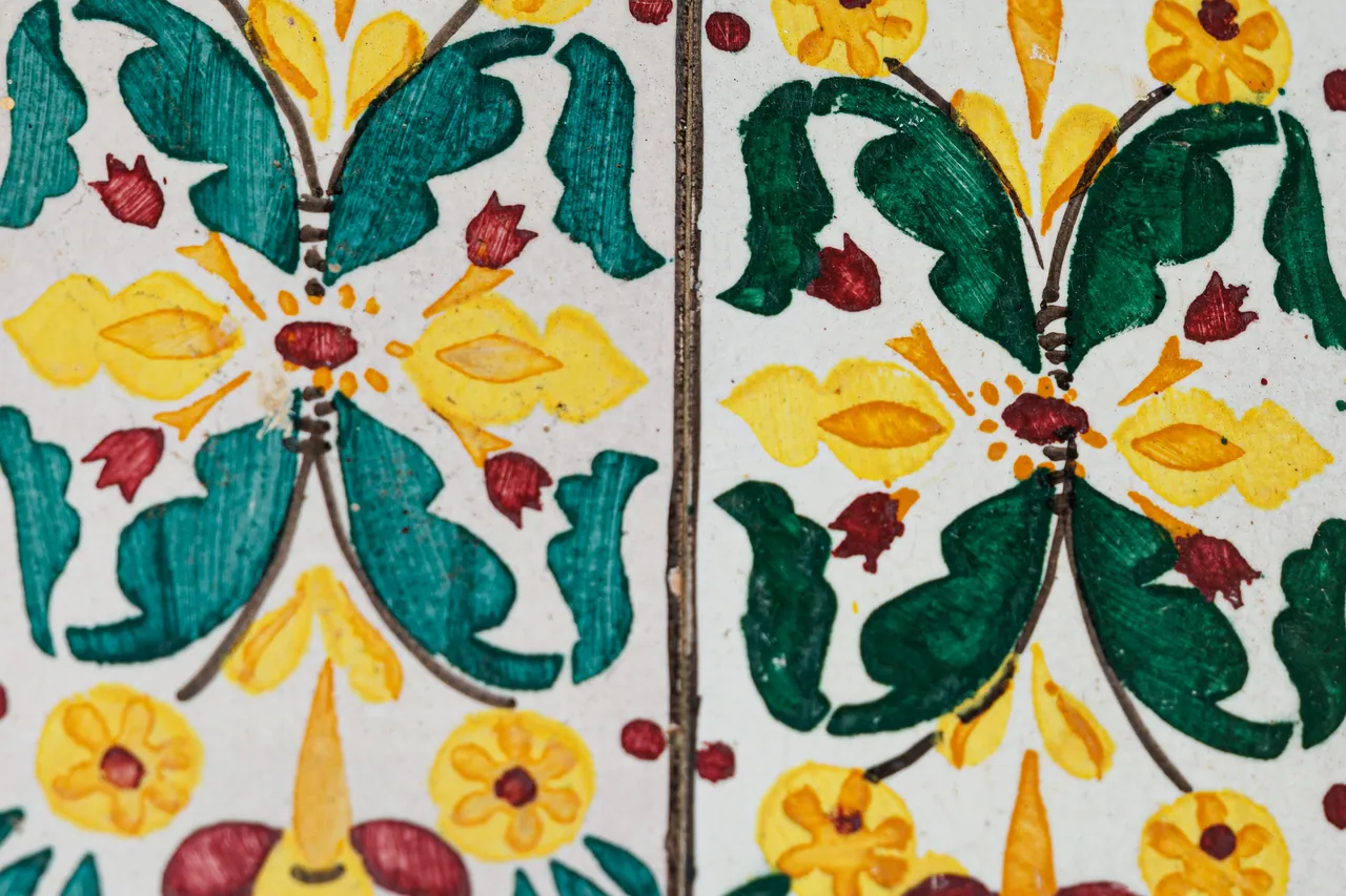 details at Casa Awaya: ceramics, teste di moro and majolica